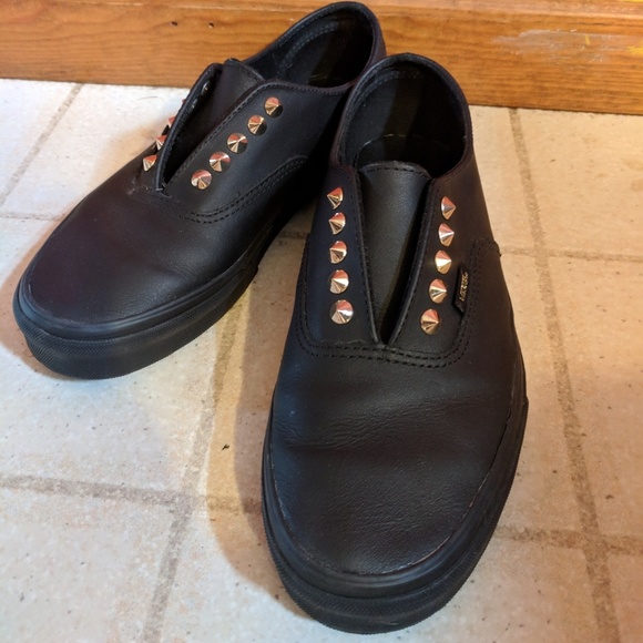 do leather vans stretch